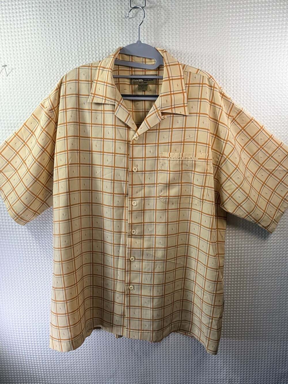 North Peak Men's Short Sleeve Plaid Camp Collar Button-Down Shirt - Picture 2 of 8